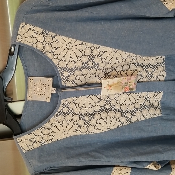 💕JOHNNY WAS💕 Thalassa Pieced Button-down Shirt Lace Detail Chambray Blue NWT - Picture 12 of 16